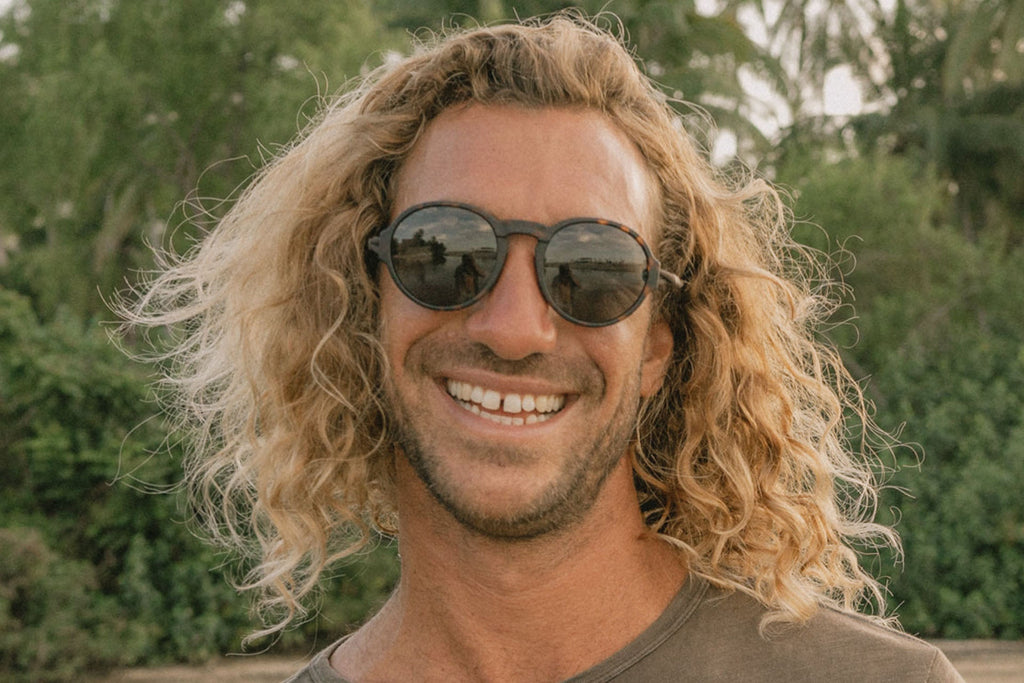 Viale, Ombraz Armless Sunglasses | Road Runner Bags
