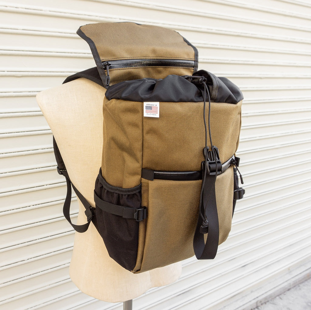 Slacker Day Pack Modern Backpack: 13L Road Runner Bags